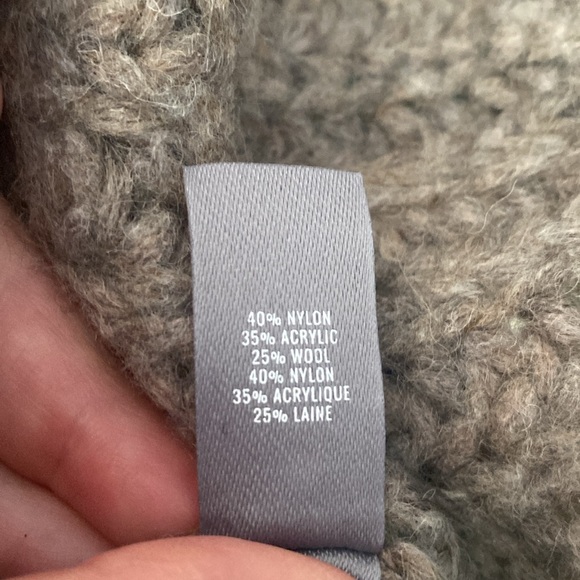 Aerie Chunky Knit Gray Cropped Sweater - Picture 6 of 12